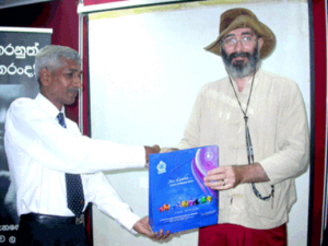 Mr-Vincent-Pardieu-being-gifted-with-a-memento-by-the-acting-Chief-Valuer-of-the-NGJA-Mr-S-C-Edirisinghe