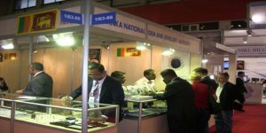 istanbul-jewelry-show-33rd-edition-visitors-at-another-stall-in-the-sri-lanka-pavilion