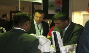 istanbul-jewelry-show-33rd-edition-exhibitor-computing-value-of-an-exhibit-prior-to-its-possible-sale