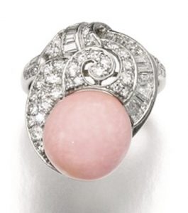 ot 167 - conch Pearl and Diamond Ring of the Demi-Parure
