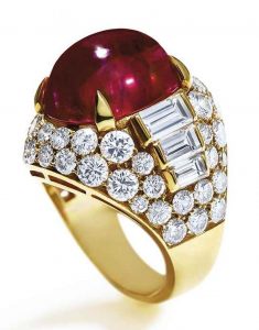 LOT 148 - AN IMPORTANT RUBY AND DIAMOND 'TROMBINO' RING, BY BULGARI