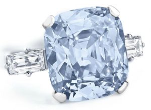 LOT 204 - A COLORED DIAMOND RING