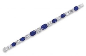 LOT 2054 - A SUPERB SAPPHIRE AND DIAMOND BRACELET