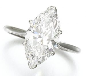 LOT 272 - DIAMOND RING
