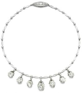 LOT 267 - DIAMOND NECKLACE