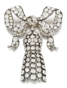 LOT 307 - THE DIAMOND BOW BROOCH