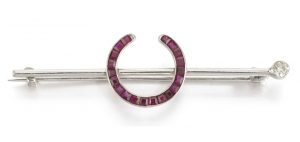 LOT 287 - DIAMOND AND RUBY BAR BROOCH