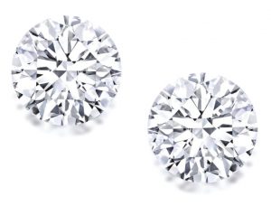 LOT 1686 - FINE PAIR OF UNMOUNTED DIAMONDS