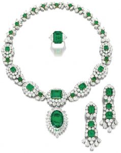 LOT 1862 - SPECTACULAR EMERALD AND DIAMOND PARURE, VAN CLEEF & ARPELS