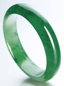 LOT 1839 - IMPORTANT JADEITE BANGLE