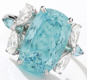 LOT 1682 - RARE PARAÍBA TOURMALINE AND DIAMOND RING