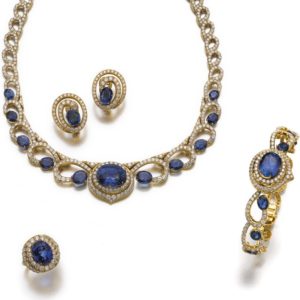 LOT 592 – SAPPHIRE AND DIAMOND PARURE