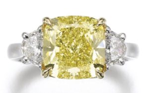 Lot 210 – FANCY YELLOW DIAMOND RING