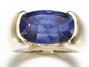 LOT 361 – SAPPHIRE RING