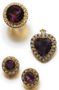 LOT 542 - AMETHYST AND DIAMOND PARURE