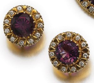 LOT 542 - PAIR OF EARCLIPS OF AMETHYST AND DIAMOND PARURE